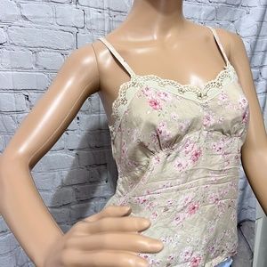 American Eagle Outfitters 100% silk Y2K Lace Cami top Women's Size 4